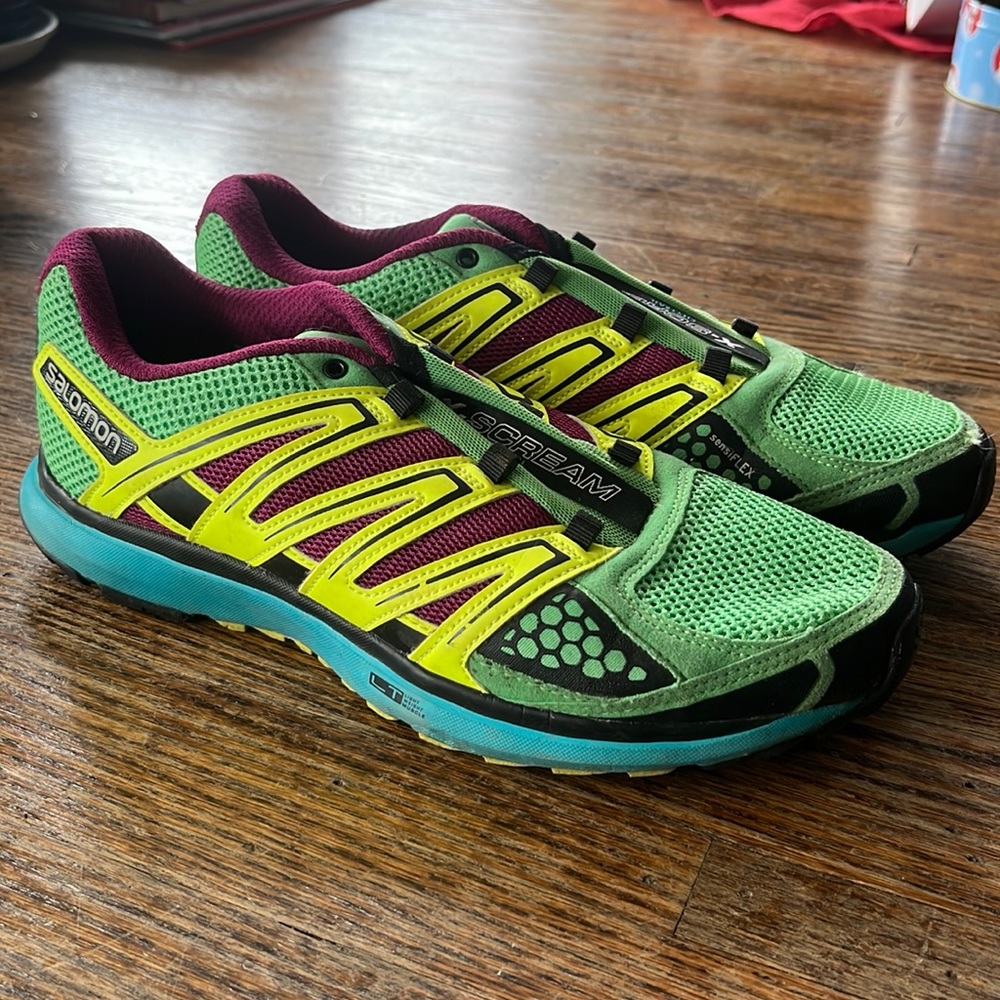 Woman’s sneakers